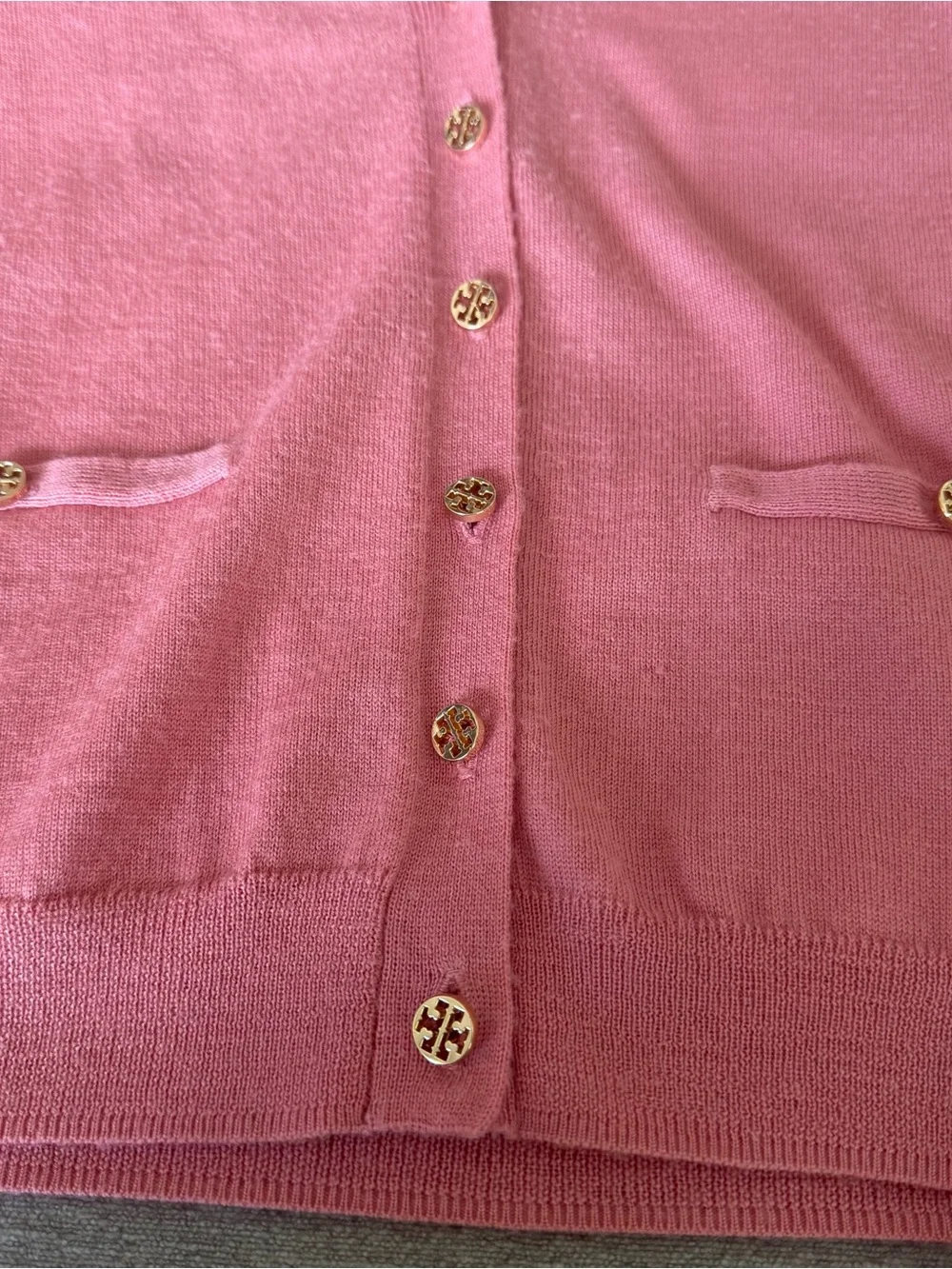Tory Burch Pink 100% Merino Wool Cardigan Sweater V Neck Pullover Small - Picture 3 of 6